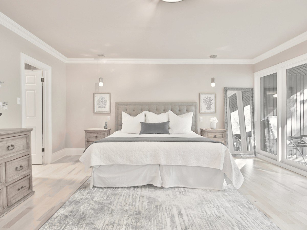 Guest bedroom with linen textures in a Delhi NCR home